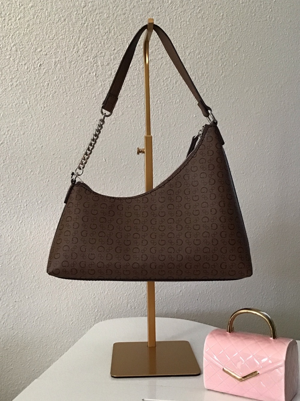 GUESS Brown Monogram Shoulder Bag with Chain-Detail Strap - Picture 2 of 5